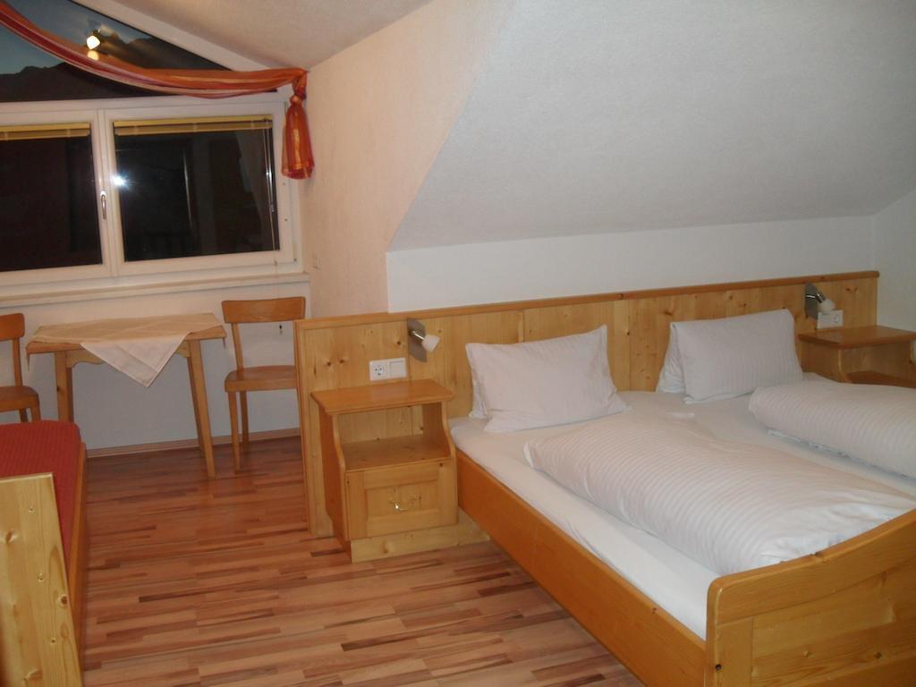 Ferienwohnung Haus Schellenschmied Pettneu am Arlberg Zimmer foto